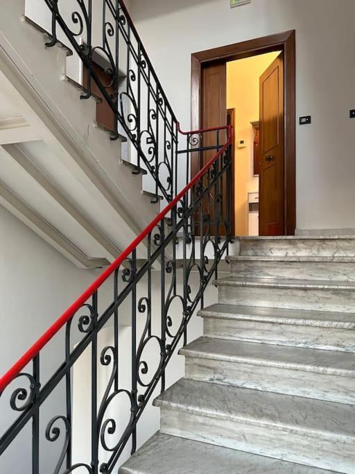 Casa Del Ferroviere B&B Сульмона Экстерьер фото